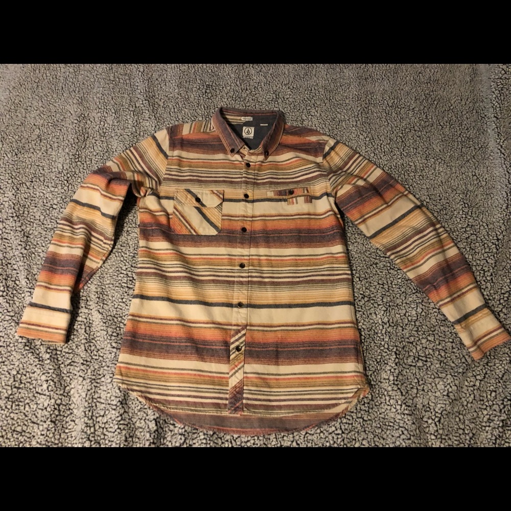 Volcom southwester style button up shirt, Size medium, good condition